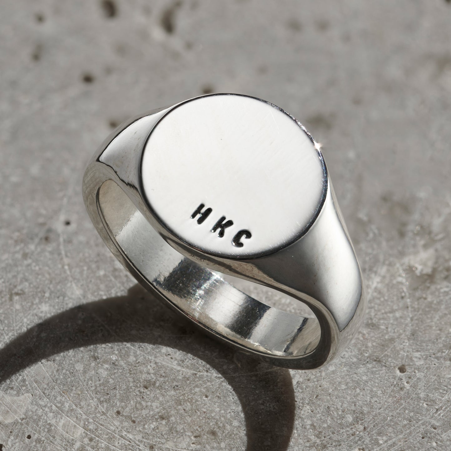 Men's Chunky Circle Initial Signet Ring